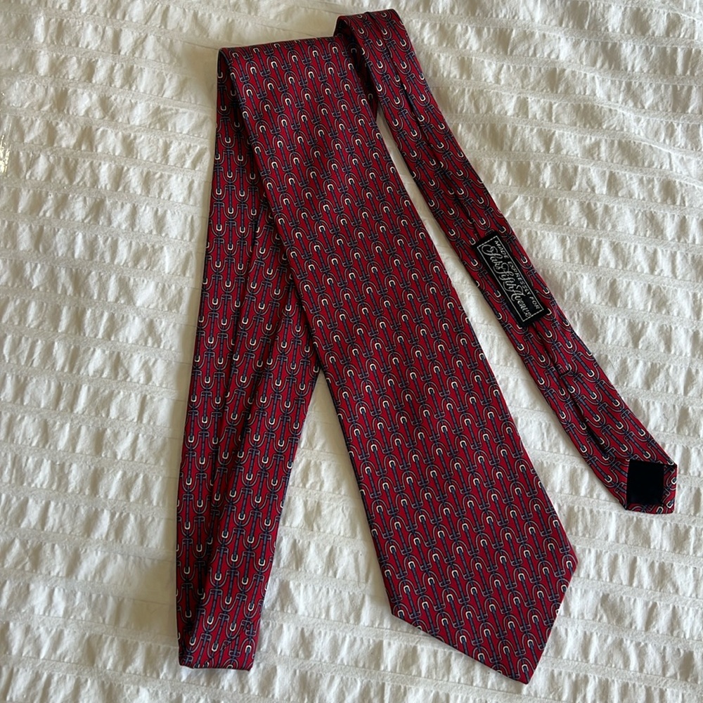 Vintage 100% silk red, blue and white pattern tie